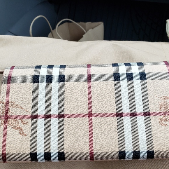 New Burberry wallet - Picture 4 of 5